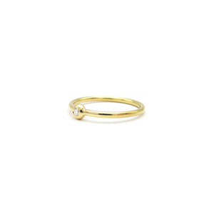 Goldring mit Brillant in weicher Fassung
