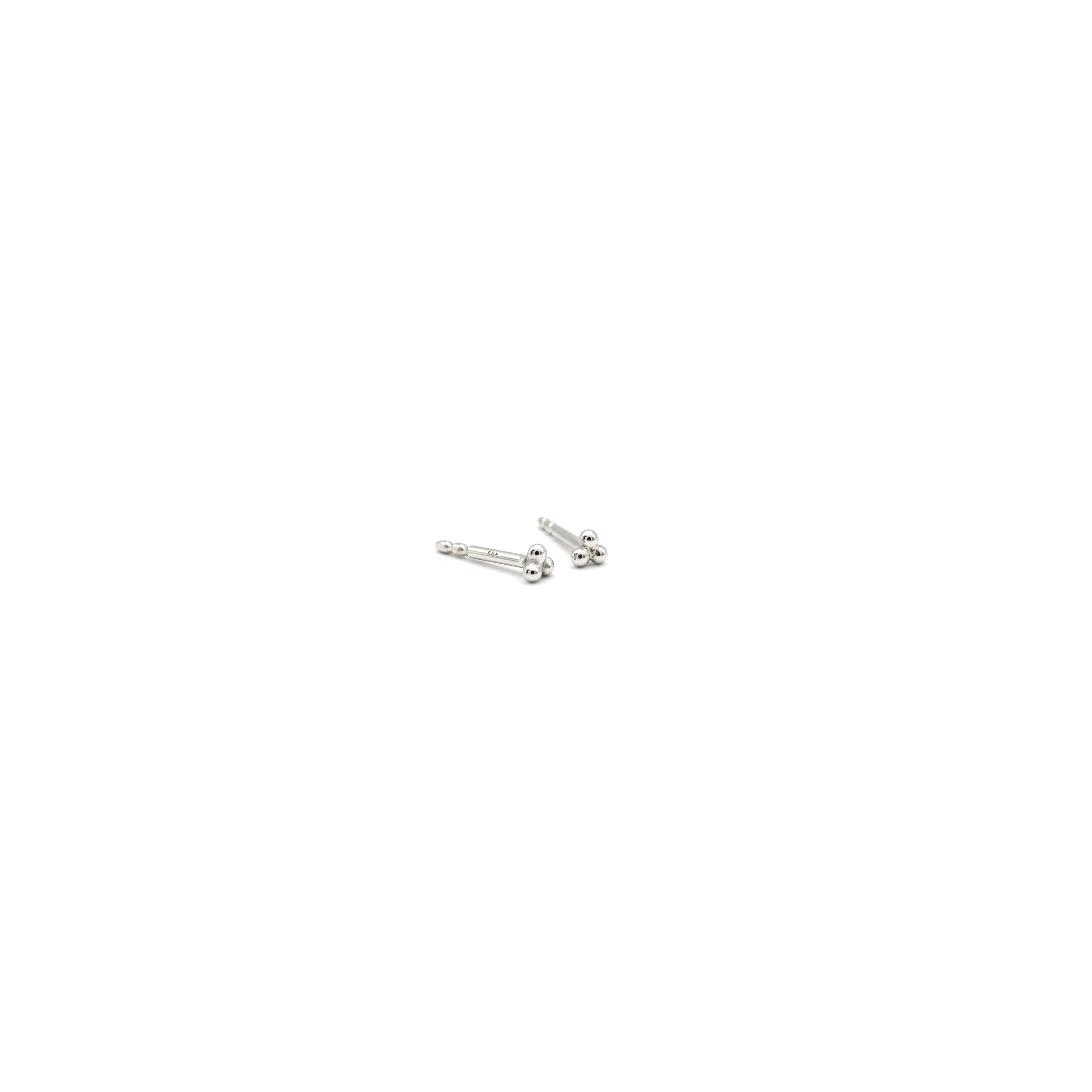 minimalistische Weißgoldohrringe