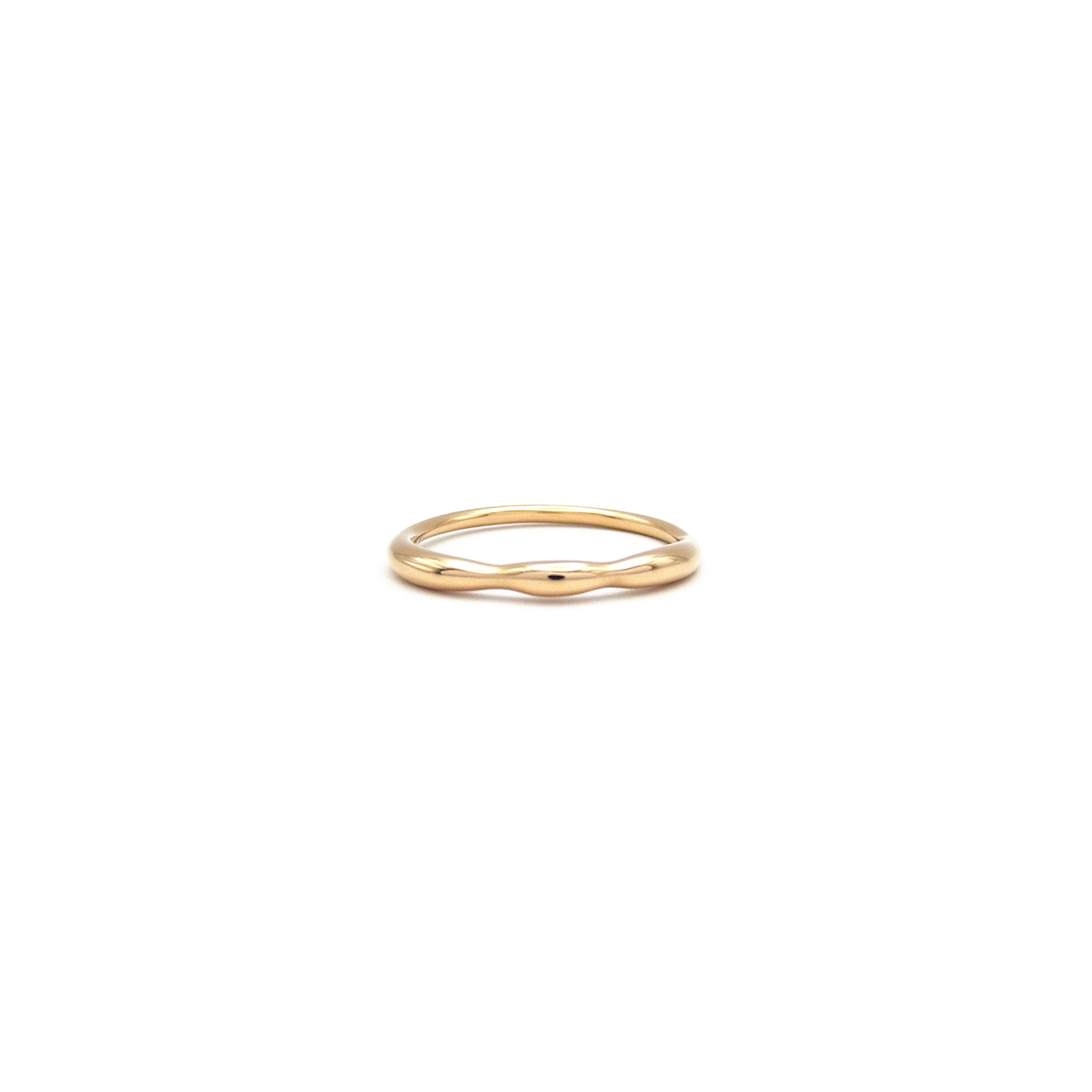 Roségoldring mit Wellen